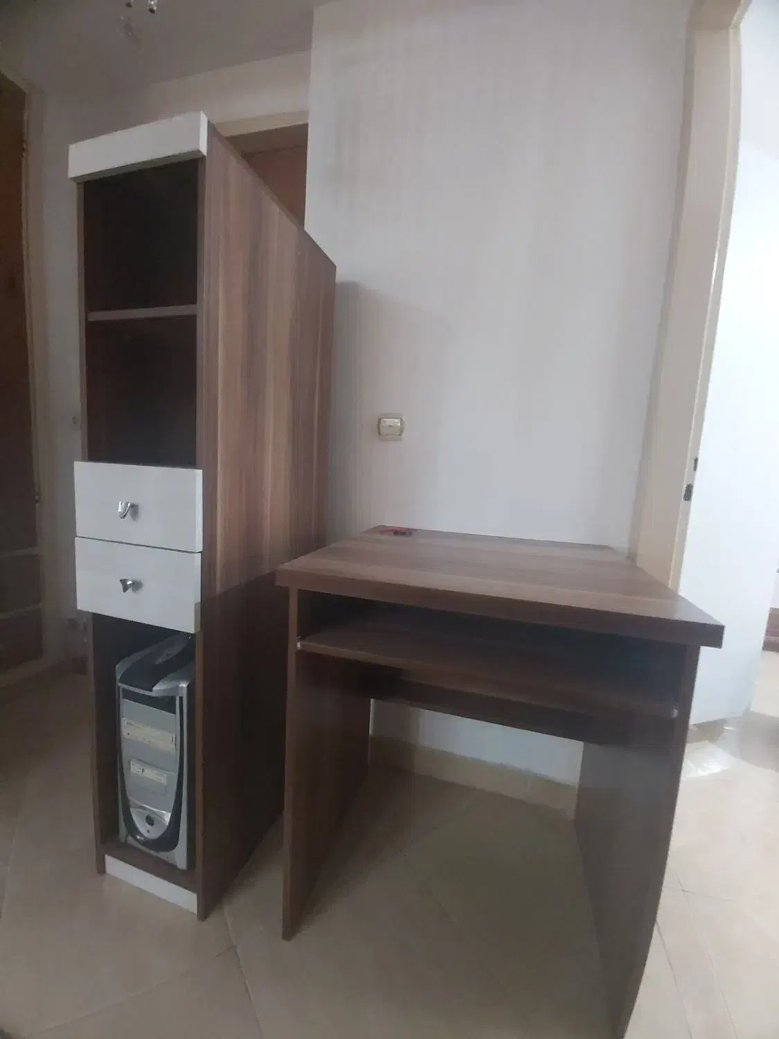 میز تحریر(کامپیوتر)|میز تحریر و کامپیوتر|ساری, |دیوار