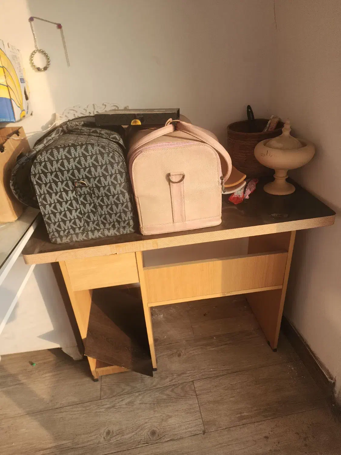 لوازم خانه|میز تحریر و کامپیوتر|رشت, چله خانه|دیوار