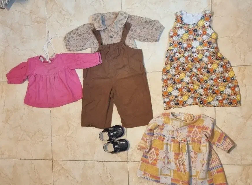 ست های زیبای دخترانه فارسان|کفش و لباس بچه|فارسان, |دیوار