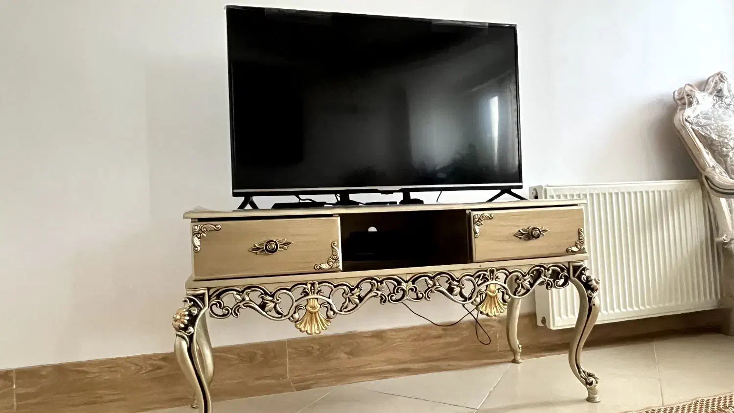 میز تلویزیون طلایی چوبی|میز تلویزیون|قم, آذر (نکویی)|دیوار
