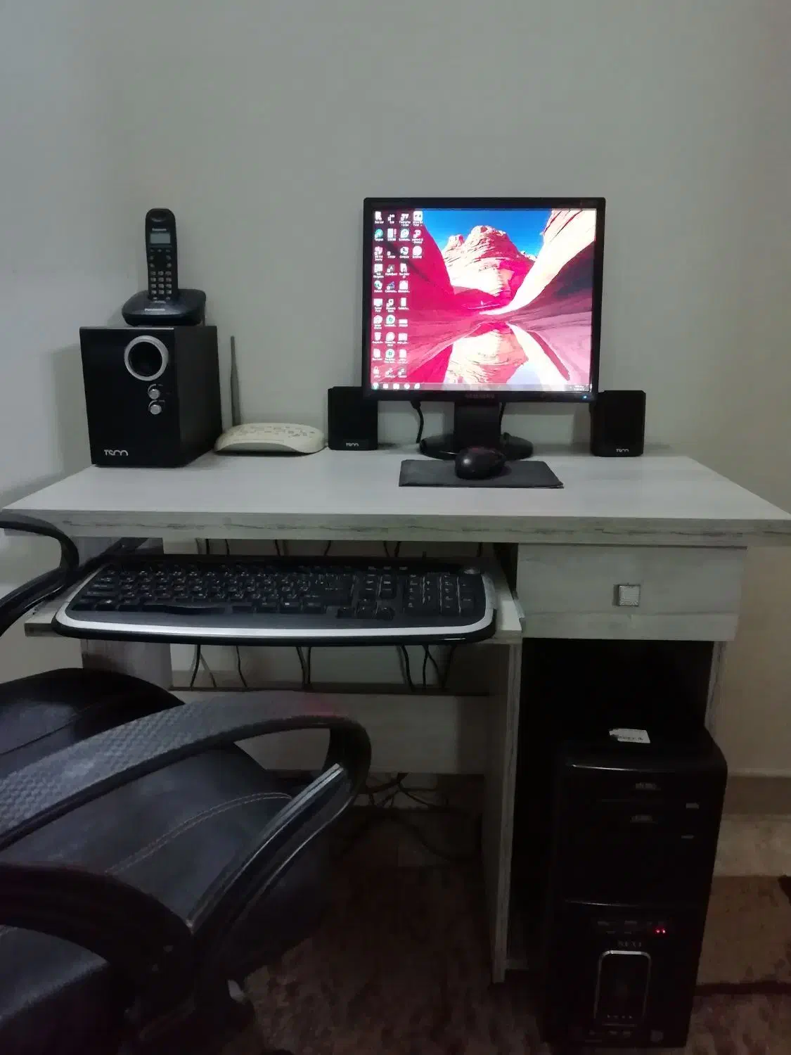 کامپیوتر خانگی،میز کامپیوتر و صندلی یکجا فروشی|رایانه رومیزی|ری, دولت‌آباد|دیوار
