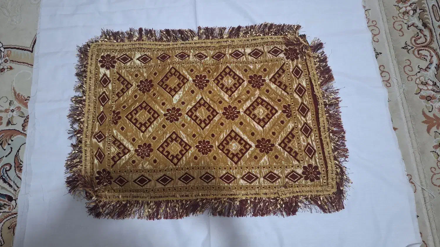 روبالشی نو|رختخواب، بالش، پتو|دورود, |دیوار