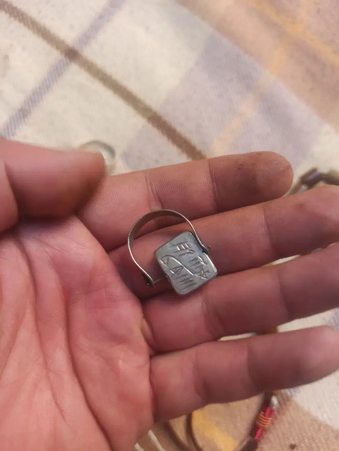 انگشتر قدیمی|کلکسیون اشیاء عتیقه|شهرکرد, |دیوار