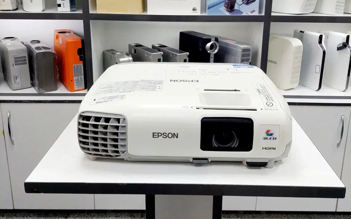 ویدیو پروژکتور Epson Eb-X27|تلویزیون و پروژکتور|تهران, علم و صنعت|دیوار