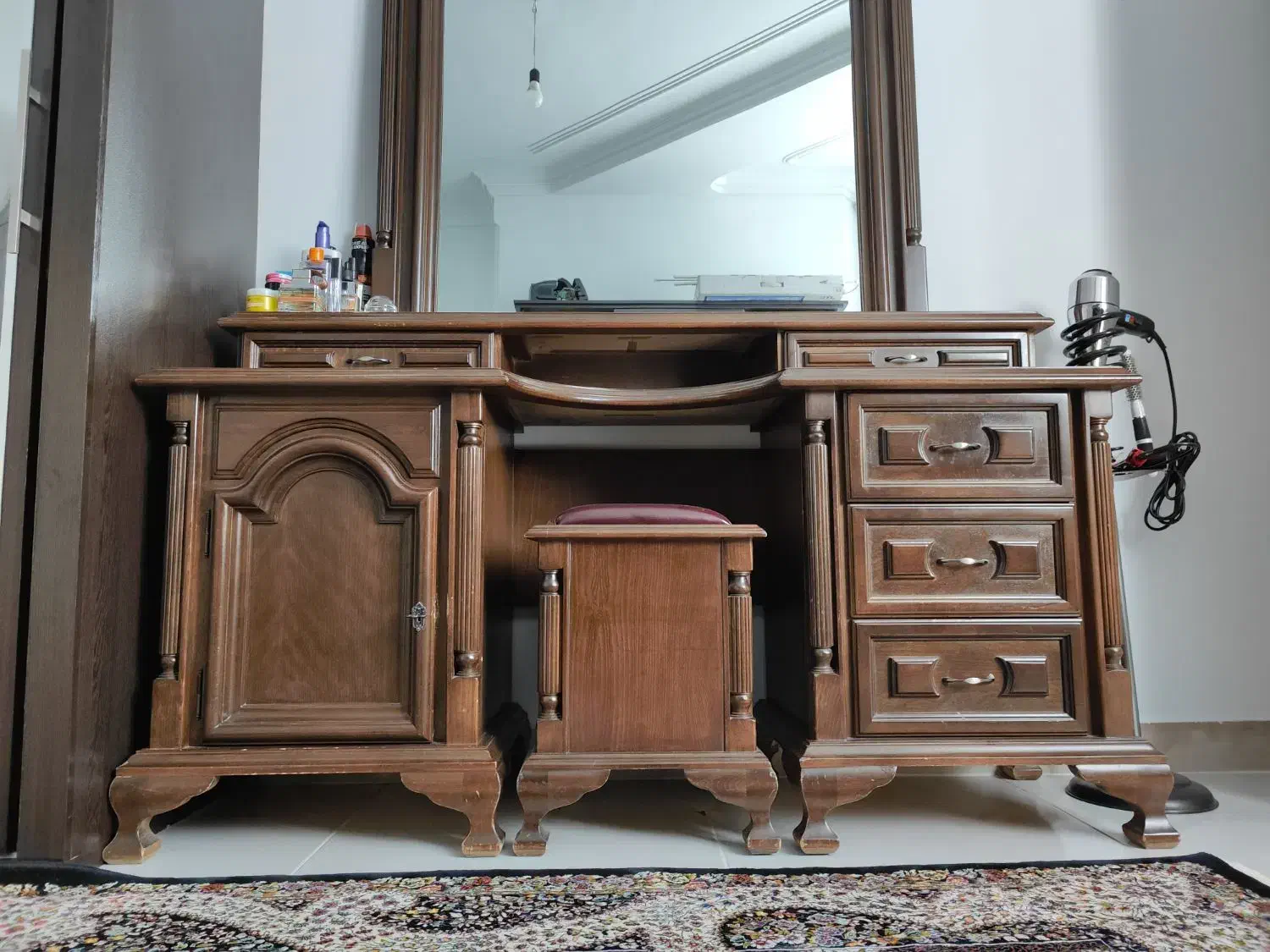 میز لوازم آرایشی همراه دوتا پاتختی  چوب راش|تخت و سرویس خواب|فردیس, سرحد آباد|دیوار