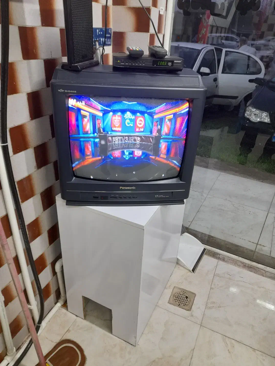 تلوریون با دستگاه و انتن|تلویزیون و پروژکتور|خمام, |دیوار