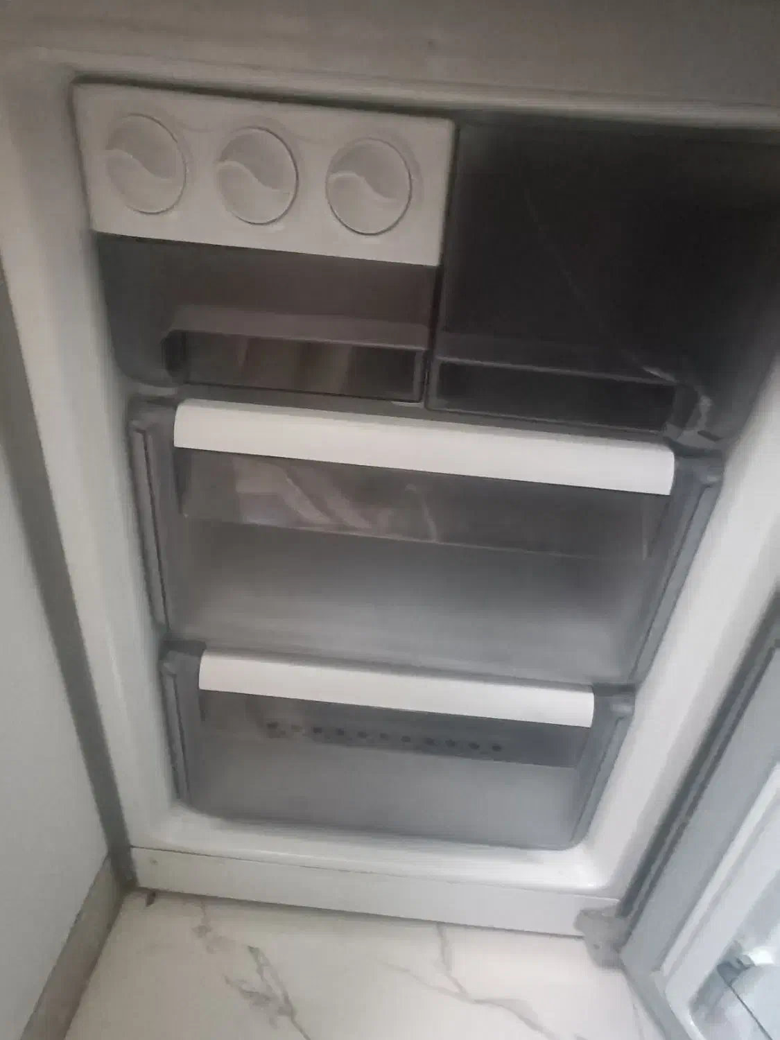 یخچال الکترو استیل کاملا سالم|یخچال و فریزر|شیراز, انجیر|دیوار