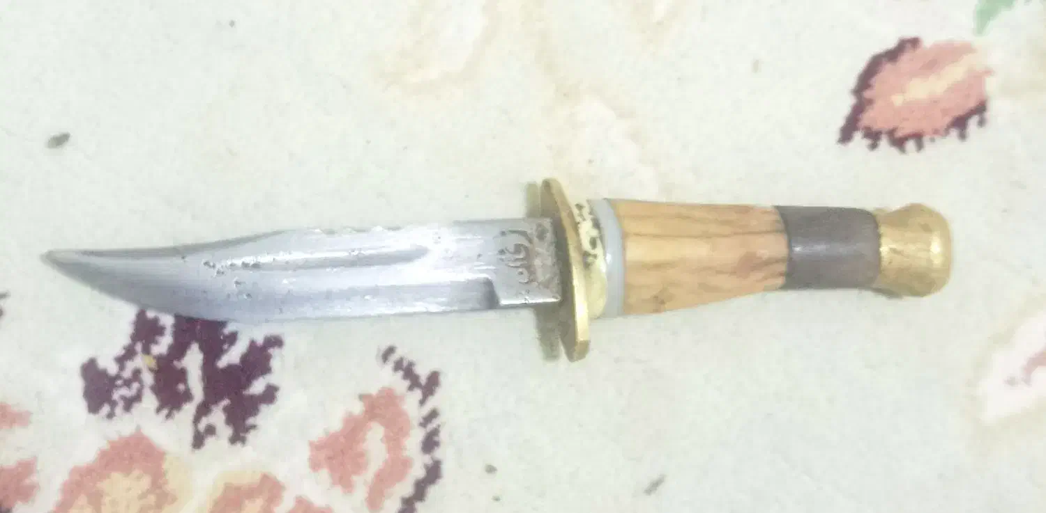 چاقوکلکسیونی|کلکسیون اشیاء عتیقه|کوهدشت, |دیوار