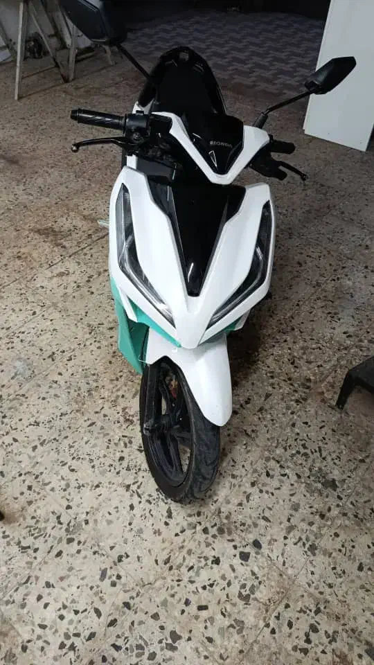 موتور به رنگ خاص به شرط مدل1402|موتورسیکلت|صومعه‌سرا, |دیوار