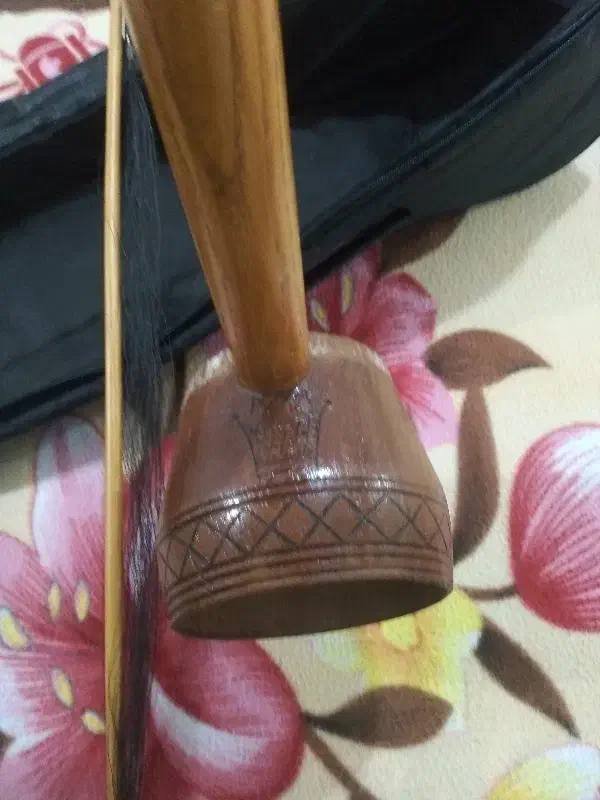 کمانچه لری|سازهای سنتی|صحنه, |دیوار