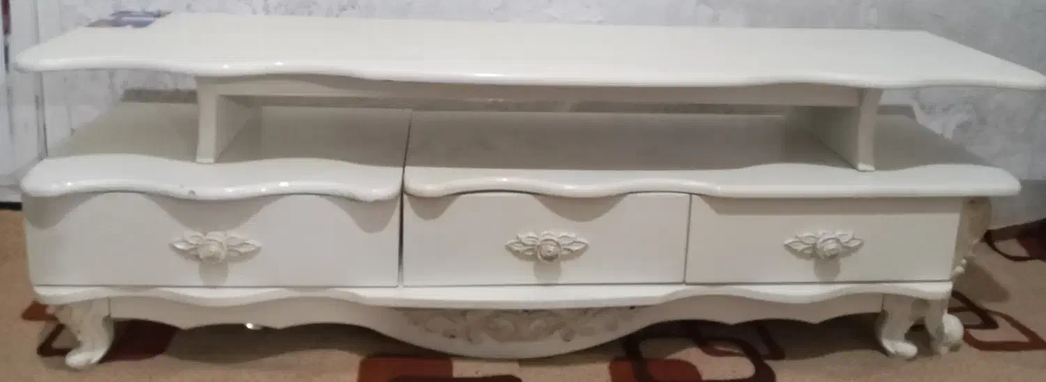 میز تلویزیون سه تکه کارکرده درحدنو|میز تلویزیون|مرند, |دیوار