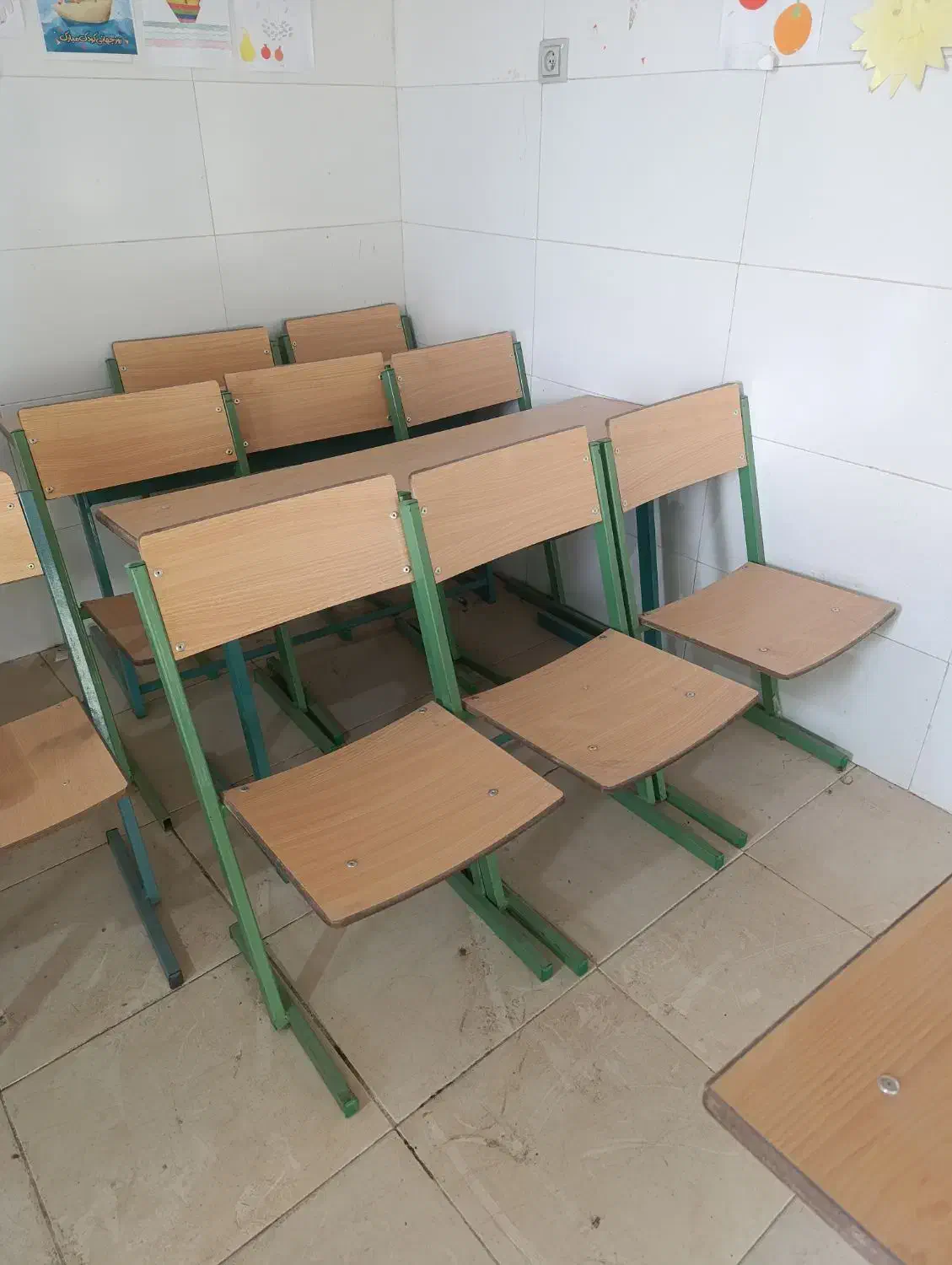 میز و نیمکت مهدکودک و دبستان|دفتر کار|خرمآباد, |دیوار
