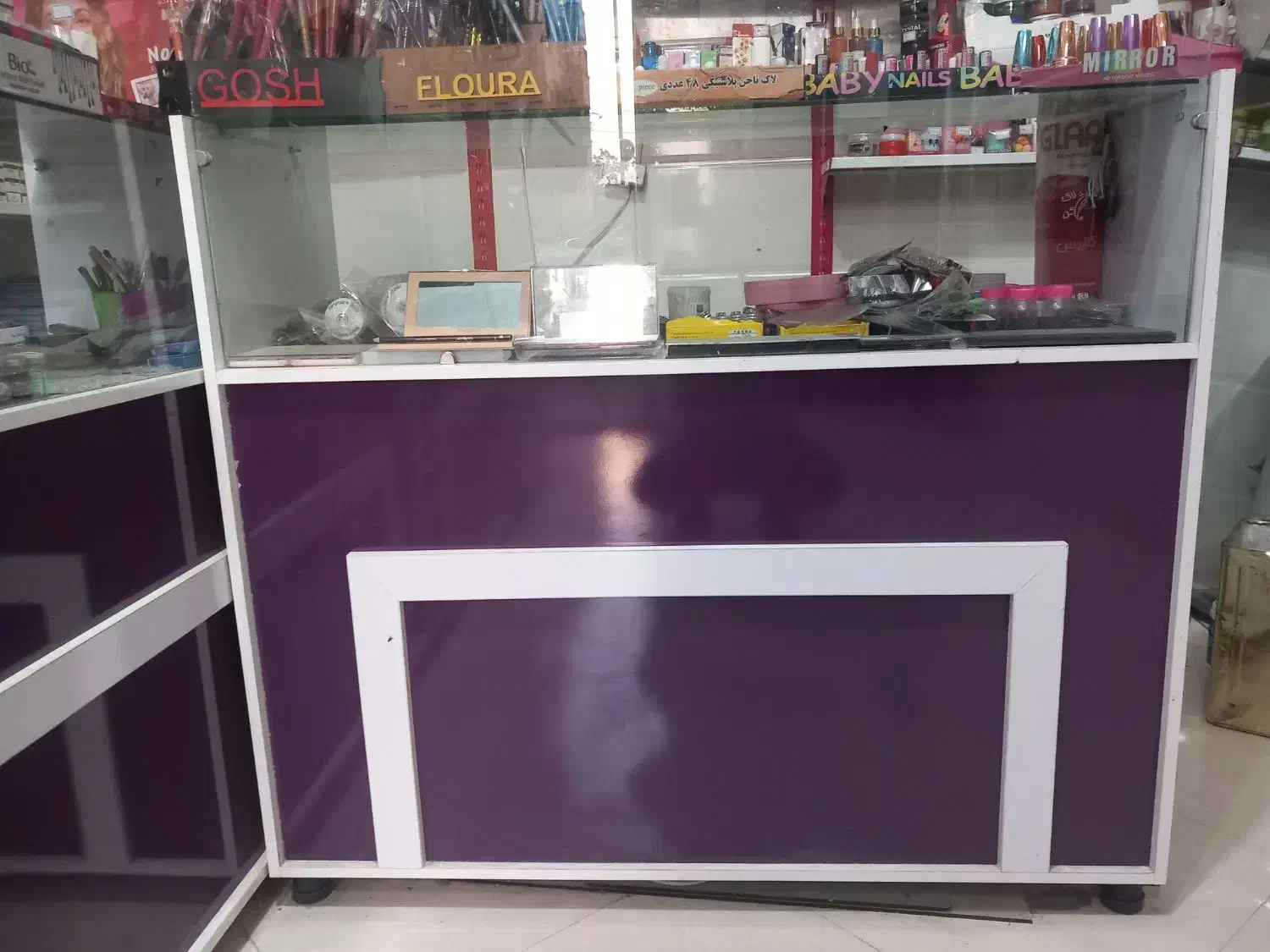 ویترین وتخته رگال بغل دیوار|فروشگاه و مغازه|رضویه, |دیوار