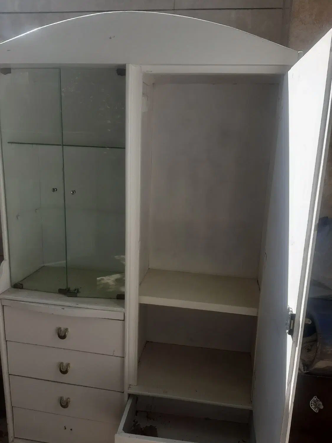 کمد لباسی|جاکفشی، کمد، دراور|شیراز, فرهنگ شهر|دیوار