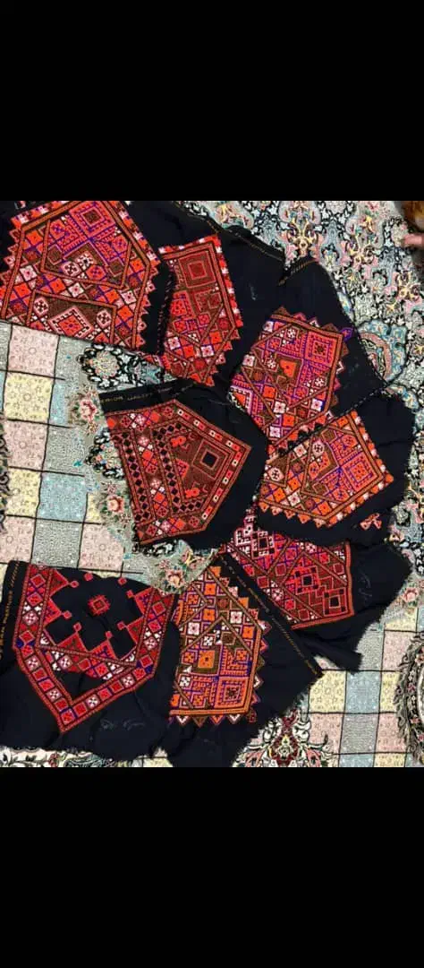 زیاستین فرحی|لباس|ایرانشهر, |دیوار