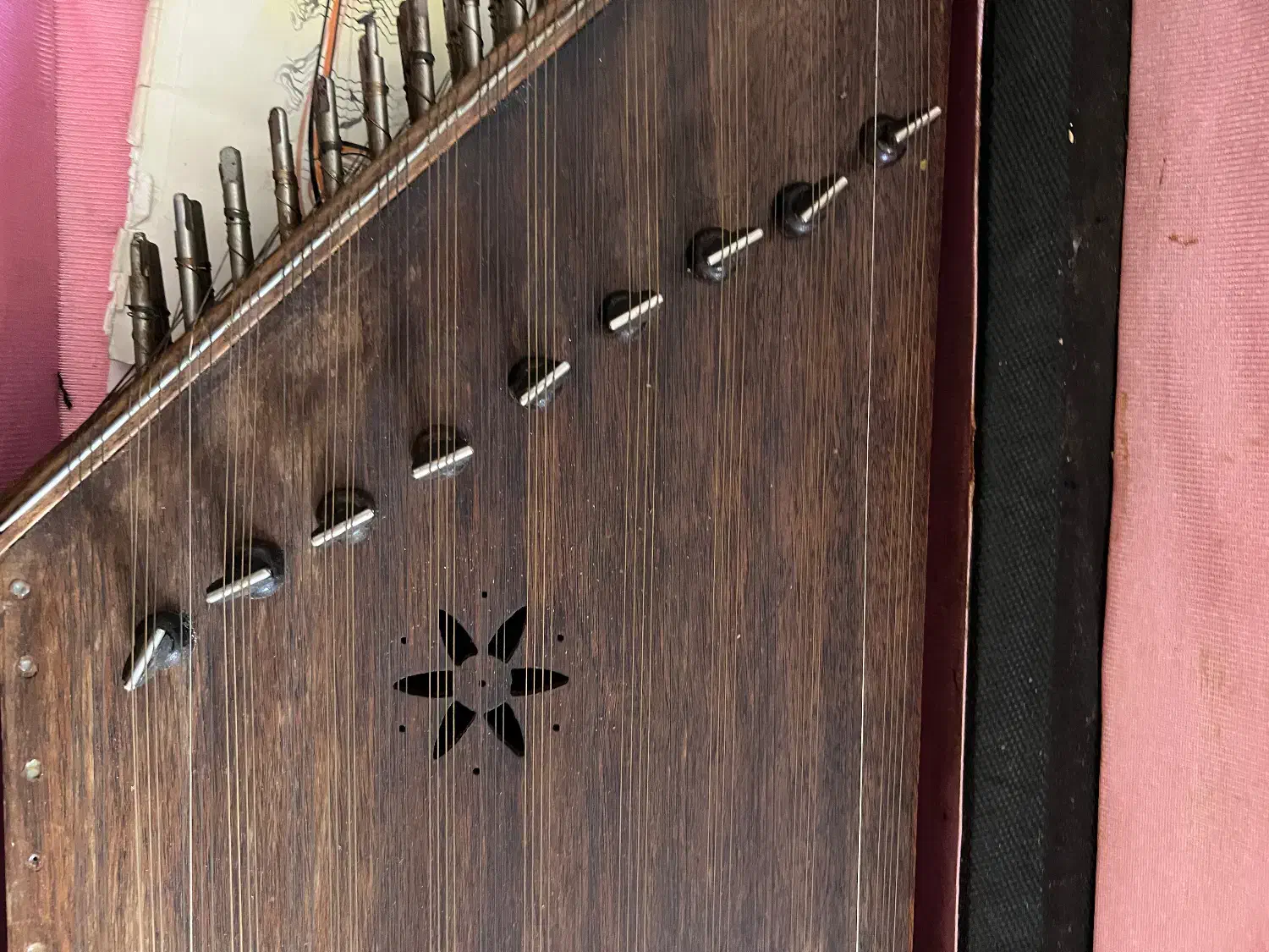 سنتور با چوب گردو وکتاب و ...|سازهای سنتی|رشت, پارک شهر|دیوار