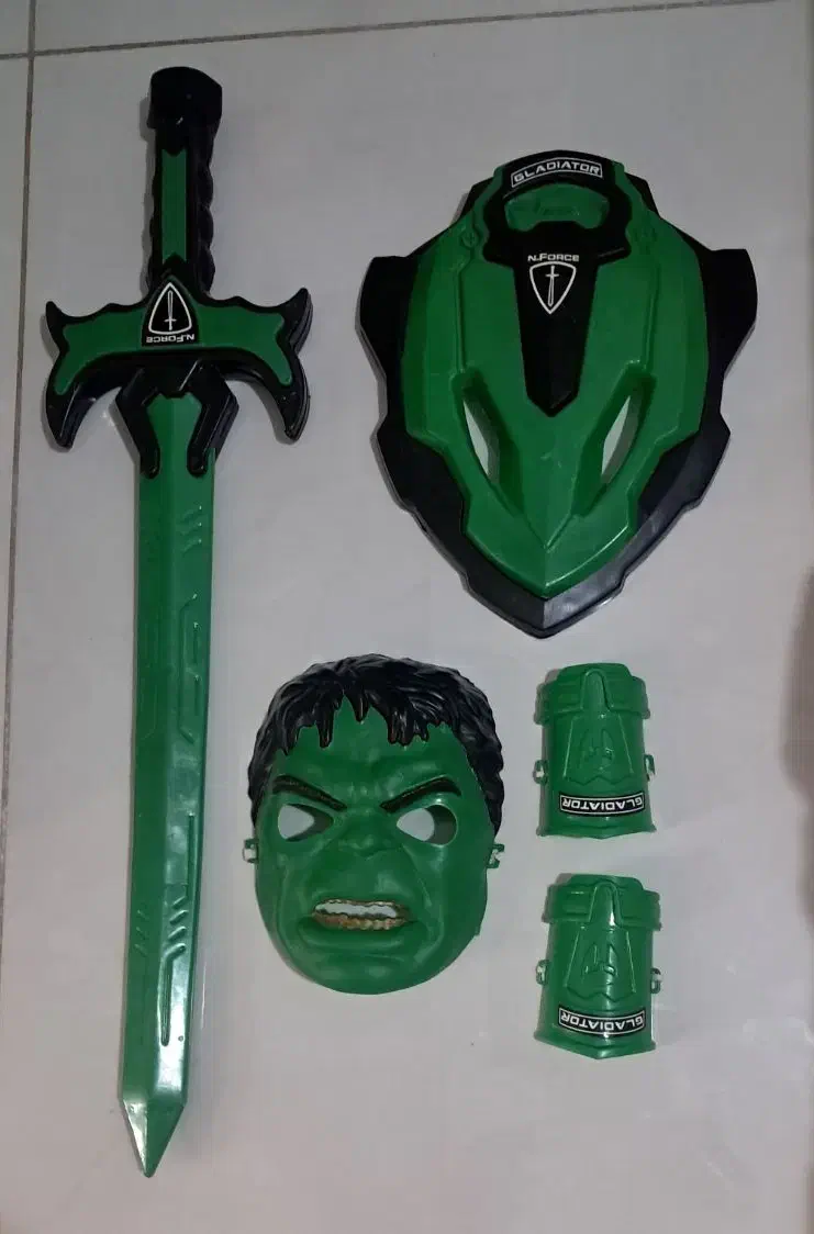 اسباب بازی هالک شمشیر و سپر|اسباب‌‌بازی|تهران, امام زاده عبدالله|دیوار