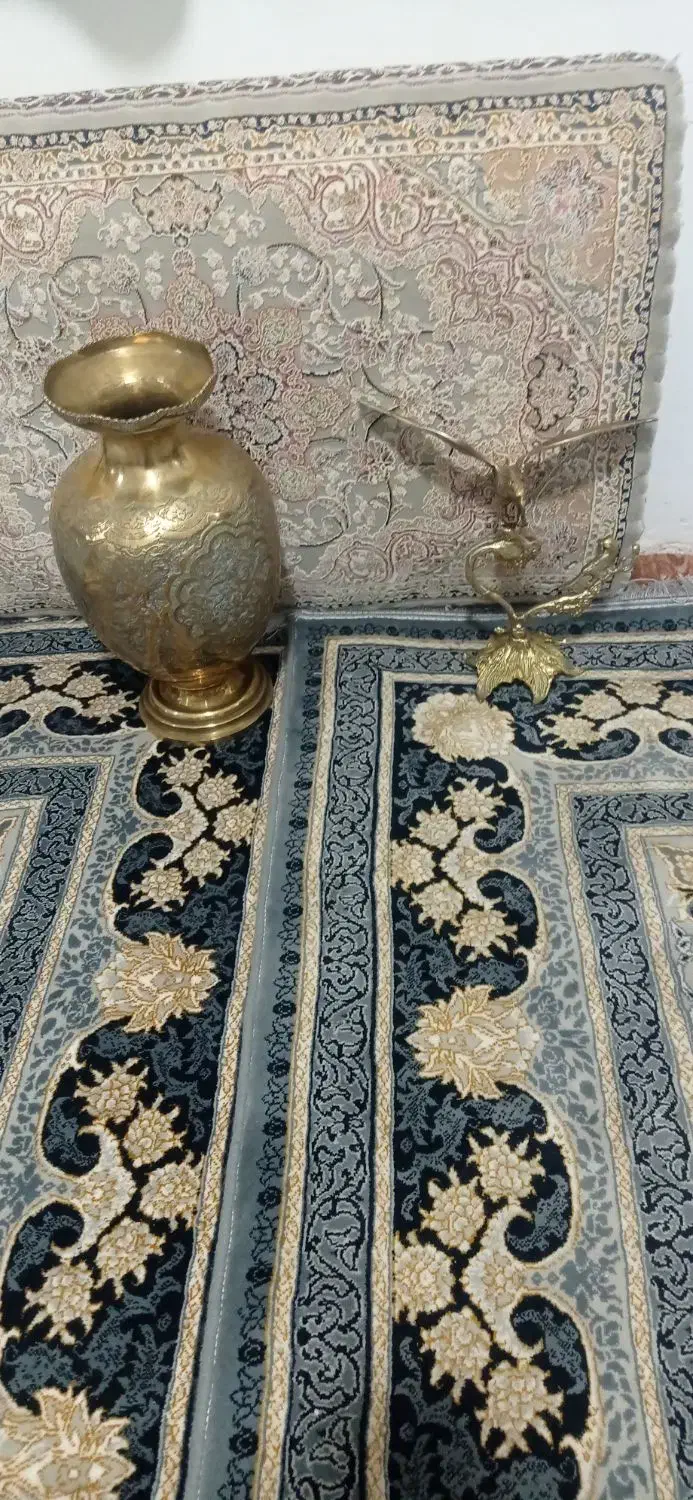 گلدان برنجی|مجسمه، تندیس، ماکت|قروه, |دیوار