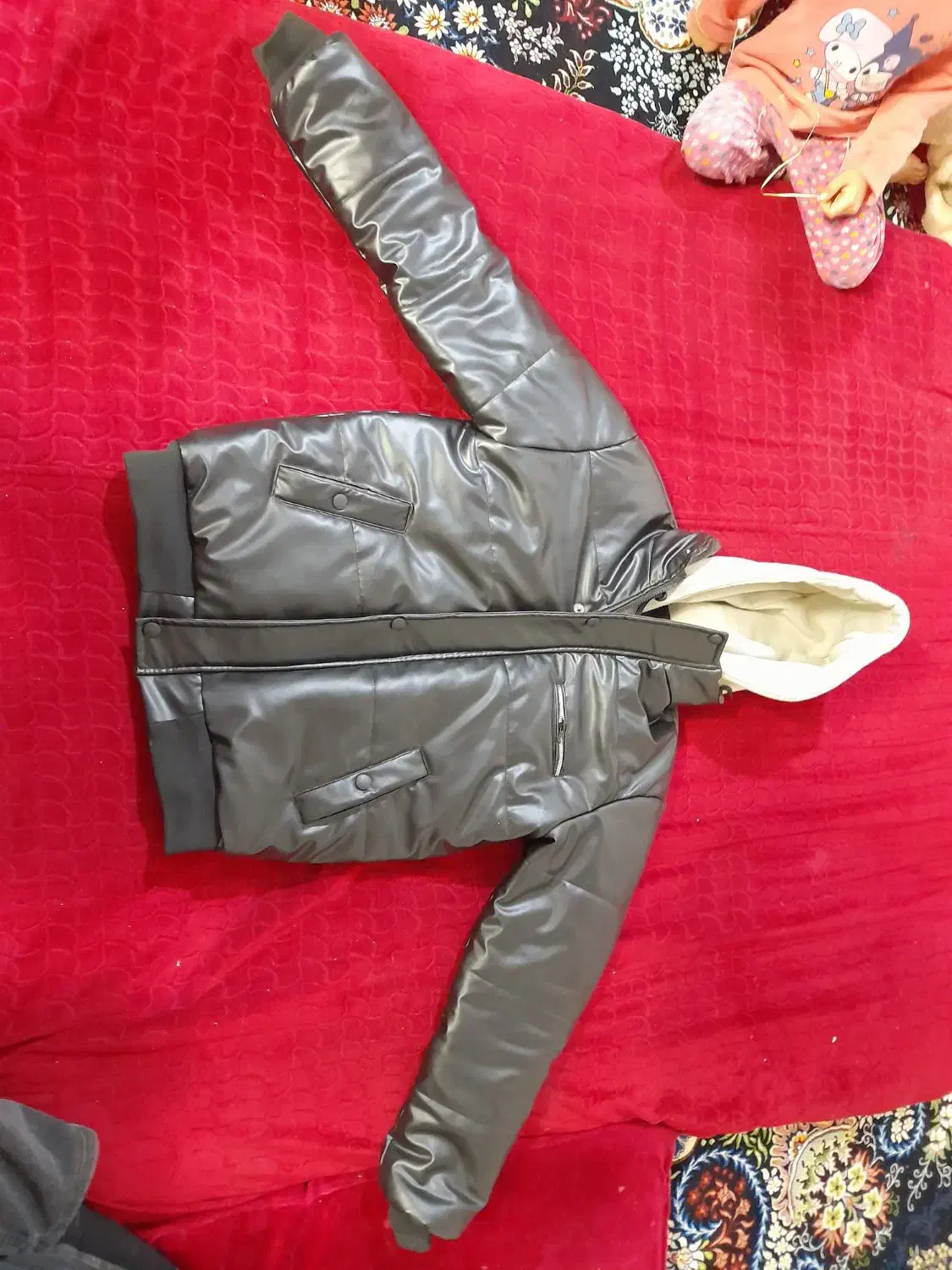 کاپشن|لباس|مشهد, طبرسی شمالی|دیوار