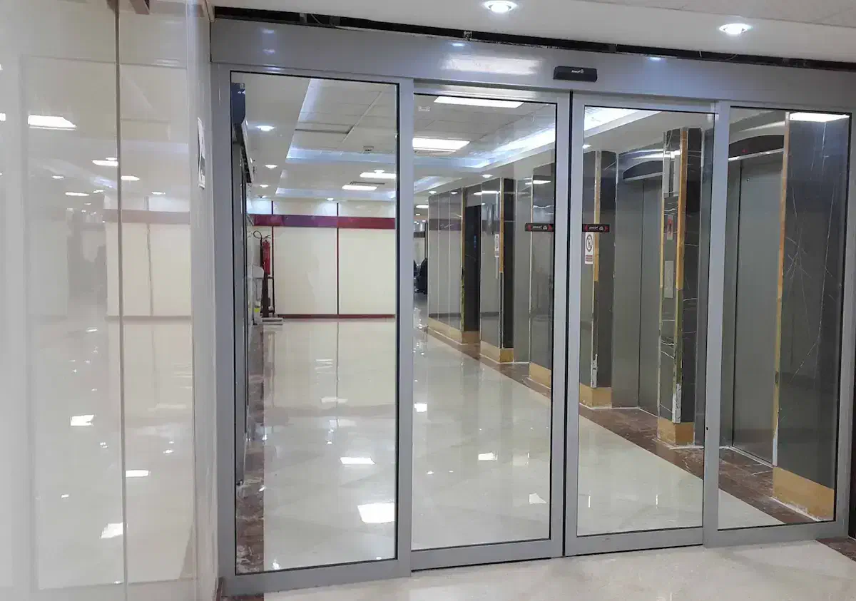 شیشه سکوریت ودرب اتوماتیک شیشه ای|مصالح و تجهیزات ساختمان|شوش, |دیوار