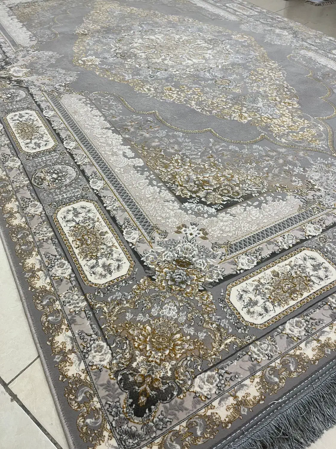فرش کاشان۶متری نقره ای  تافته دربار(اعیان)|فرش|تهران, ارامنه|دیوار