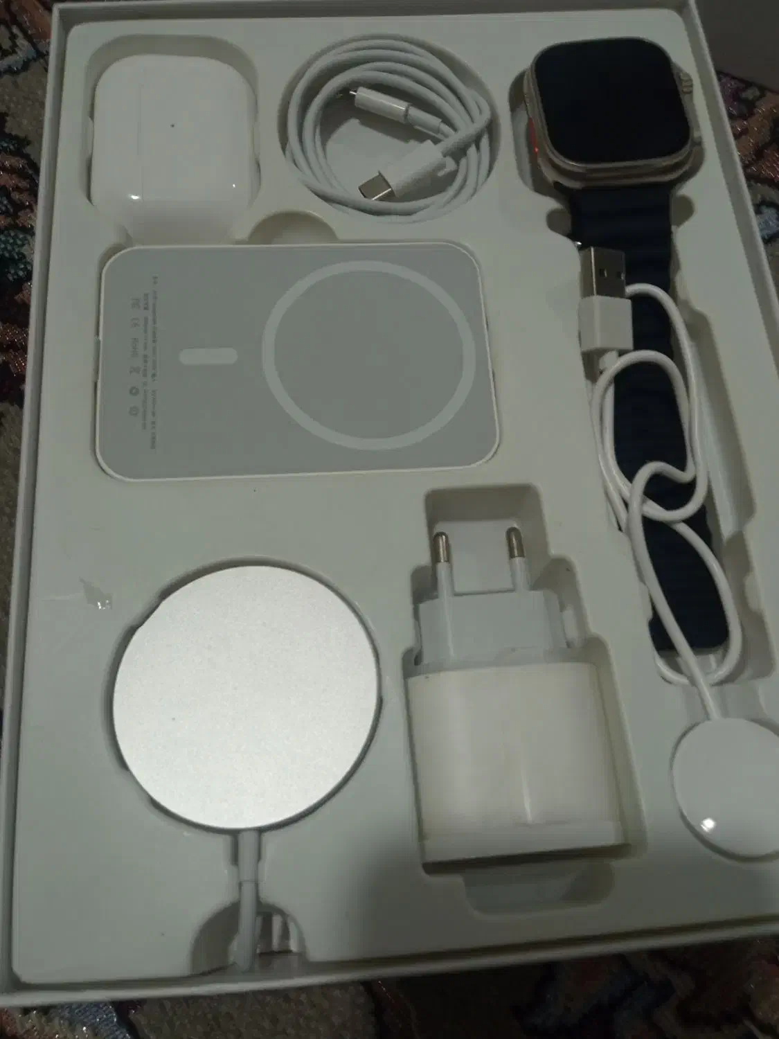 ساعت با ایرپاد|ساعت|قدس, شهرقدس|دیوار