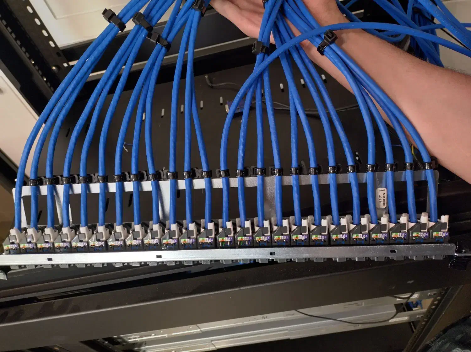 نصب و راه‌اندازی شبکه خدمات اکتیو پسیو|خدمات پیشه و مهارت|جاجرود, |دیوار