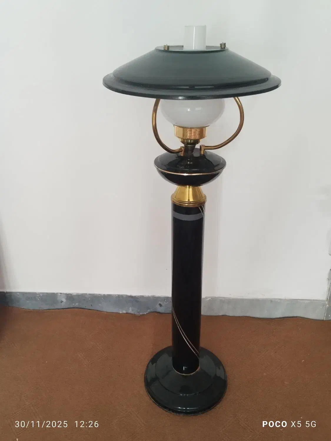 شب خواب یا آباژور ایستاده|چراغ خواب و آباژور|قم, فرهنگیان و شهربانی|دیوار