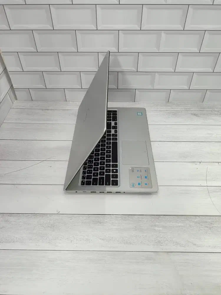 لپ تاپ مدل Dell inspiron 5570 گرافیک مجزا|رایانه همراه|تهران, میدان ولیعصر|دیوار