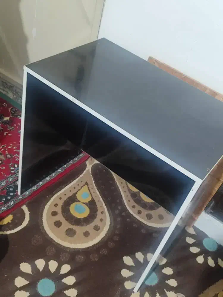 میز تحریر|میز تحریر و کامپیوتر|دوگنبدان, |دیوار