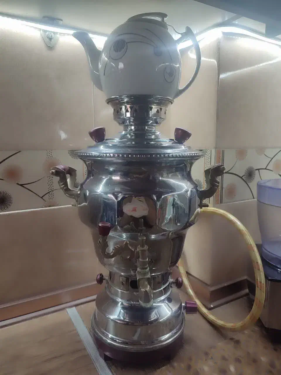 سماور گازی تمام استیل سالم بفروش میرسد|سماور، چای‌ساز، قهوه‌ساز|مشهد, زیبا شهر|دیوار