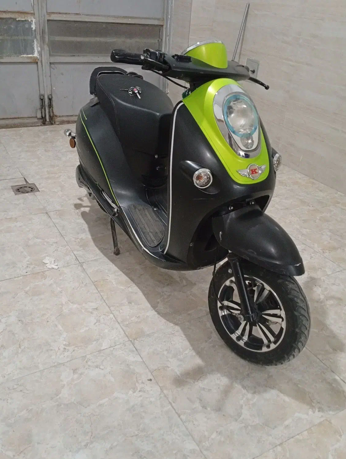 موتور برقی|موتورسیکلت|قروه, |دیوار