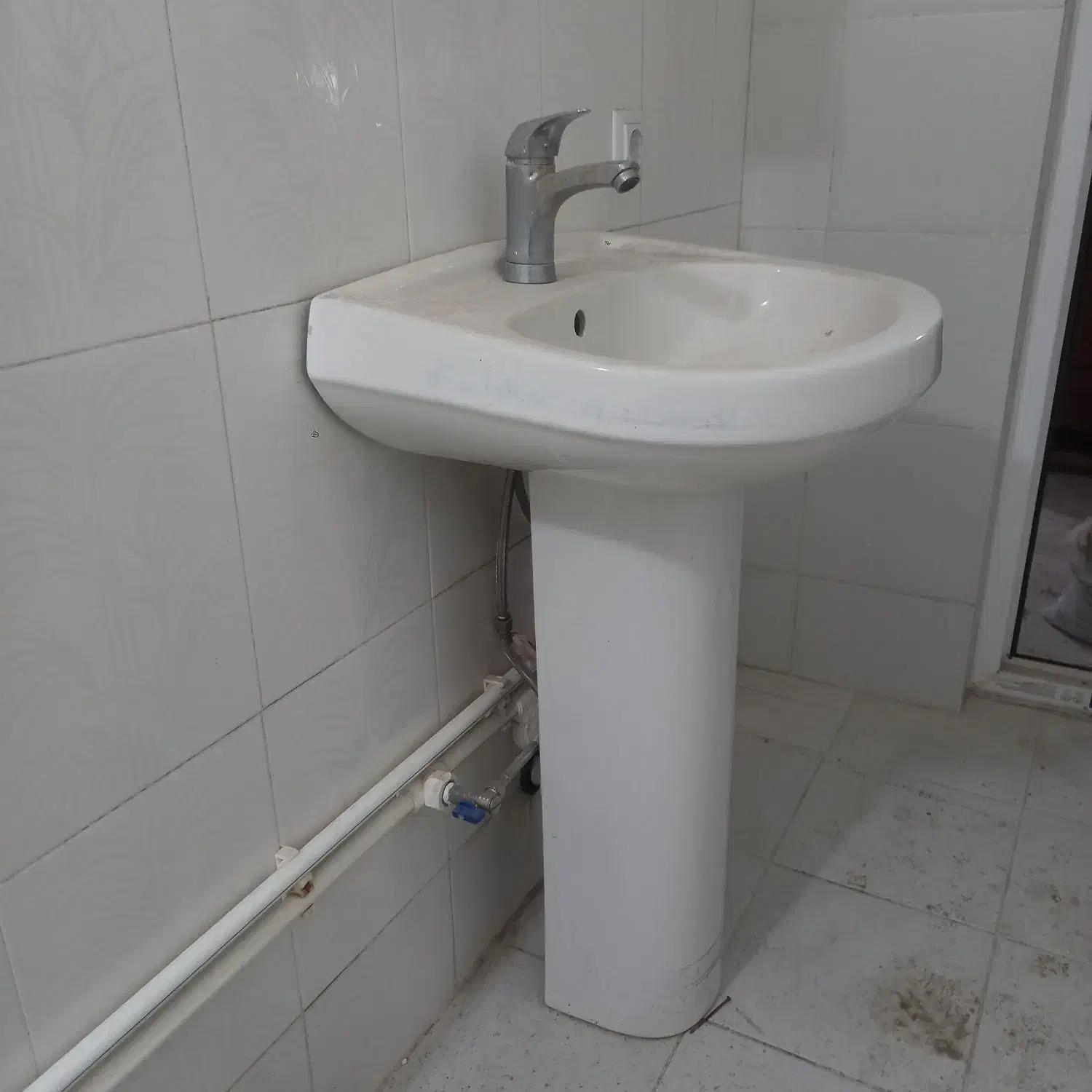 روشویی با شیر اهرمی|لوازم سرویس بهداشتی|سنندج, |دیوار