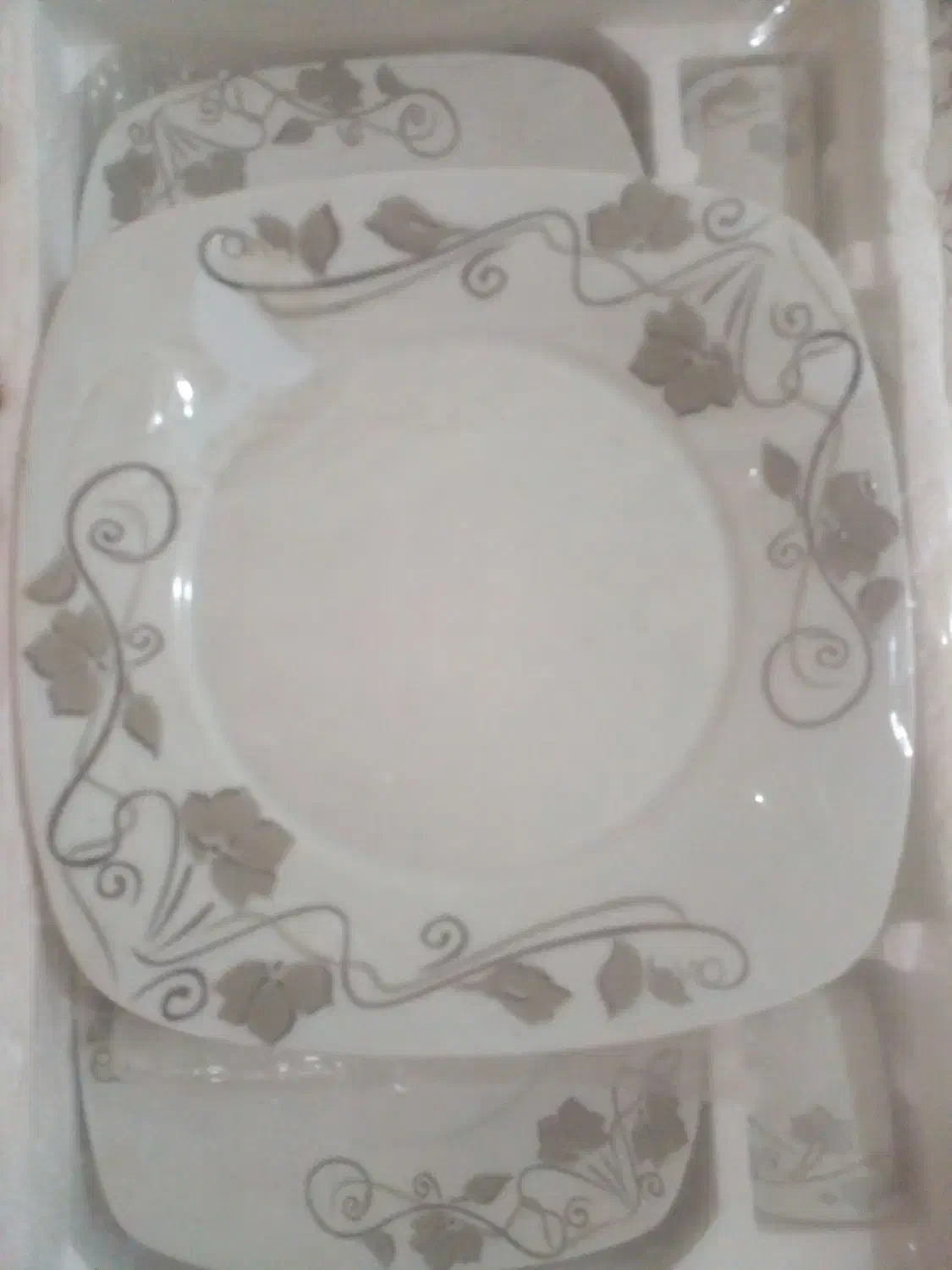 میوه خور ی انواع وخیار خوری بشقاب چینی گل سرخ|ظروف سرو و پذیرایی|مشهد, مشکینی (شهرک غرب)|دیوار