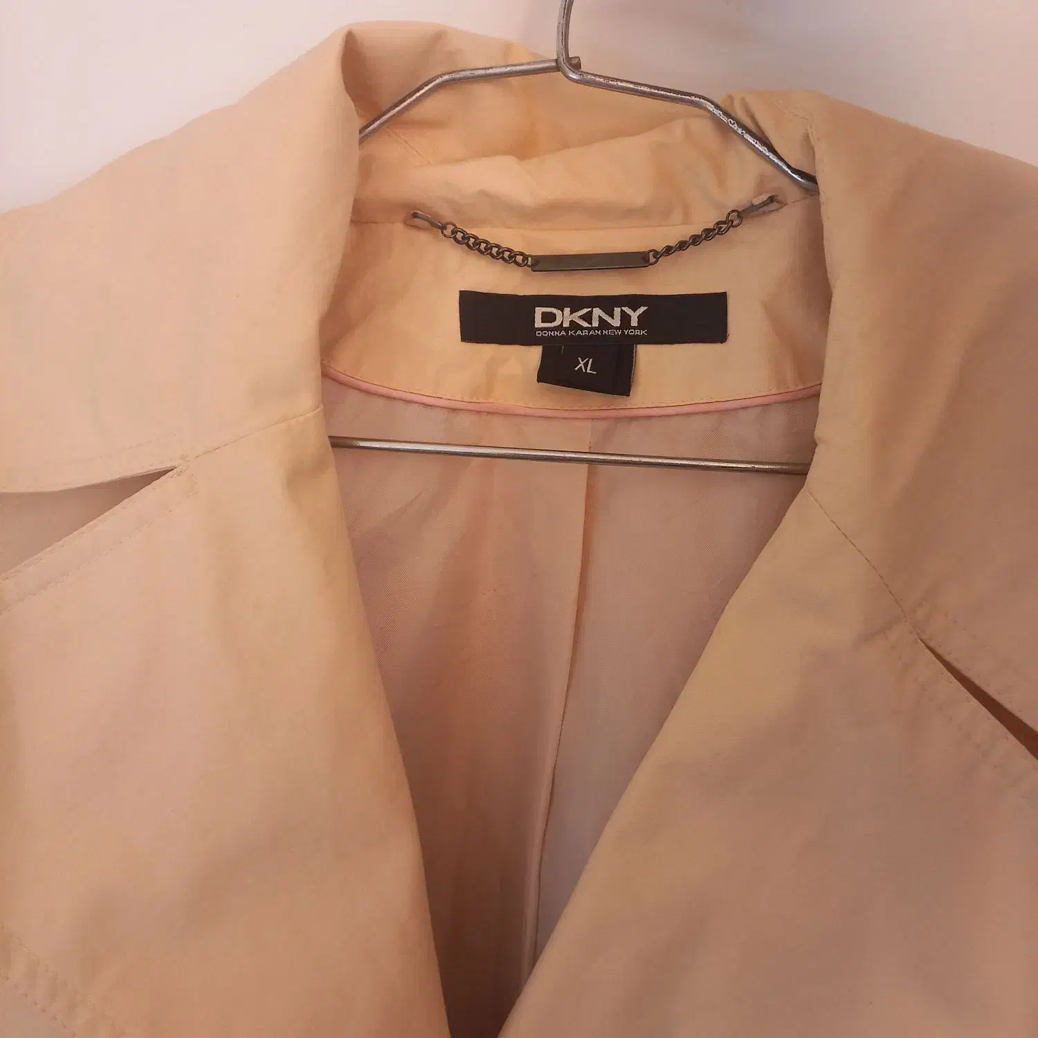 بارانی|لباس|صومعه‌سرا, |دیوار