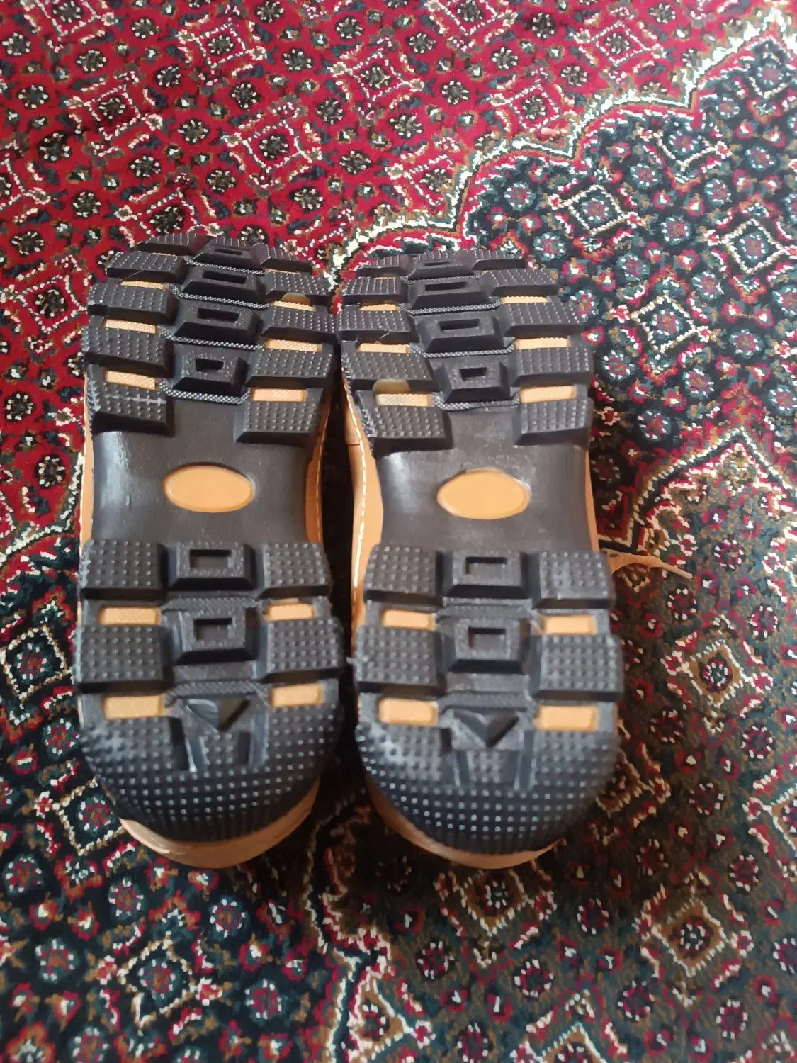 کفش|کیف، کفش، کمربند|جوانرود, |دیوار