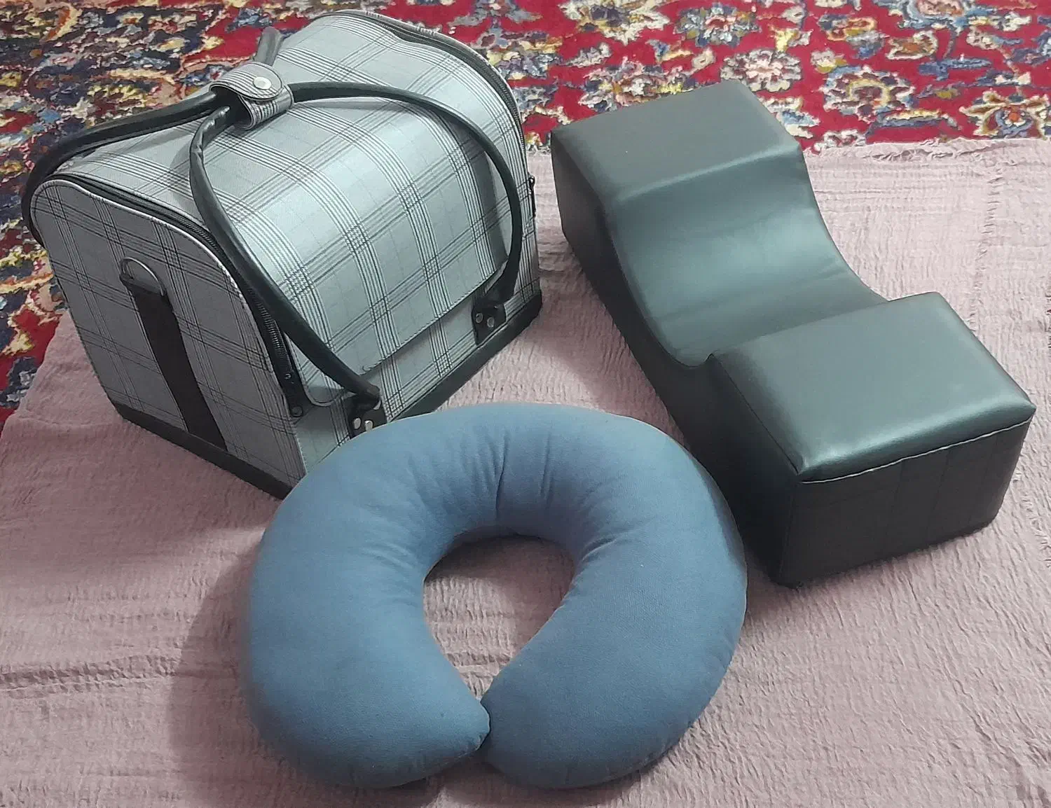 لوازم اکستنشن مژه|آرایشگاه و سالن‌های زیبایی|لاهیجان, کاروانسرابر|دیوار