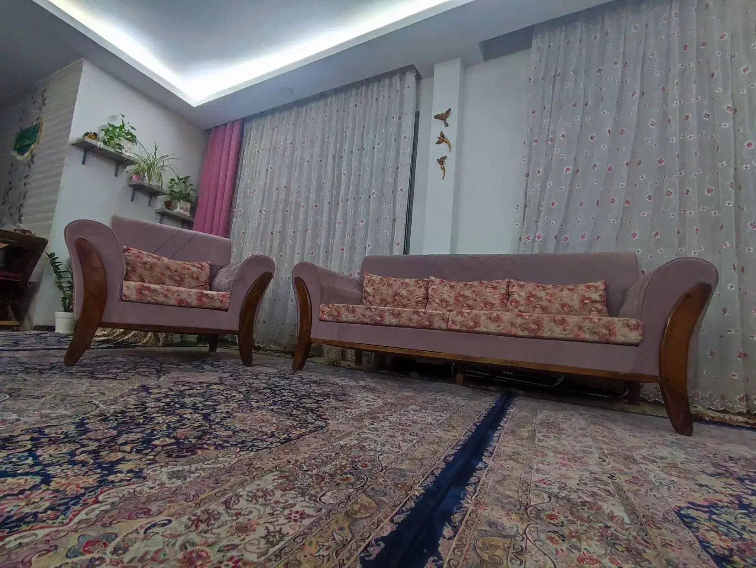 مبل گل دار کالباسی|مبلمان خانگی و میز عسلی|تهران, دروازه شمیران|دیوار