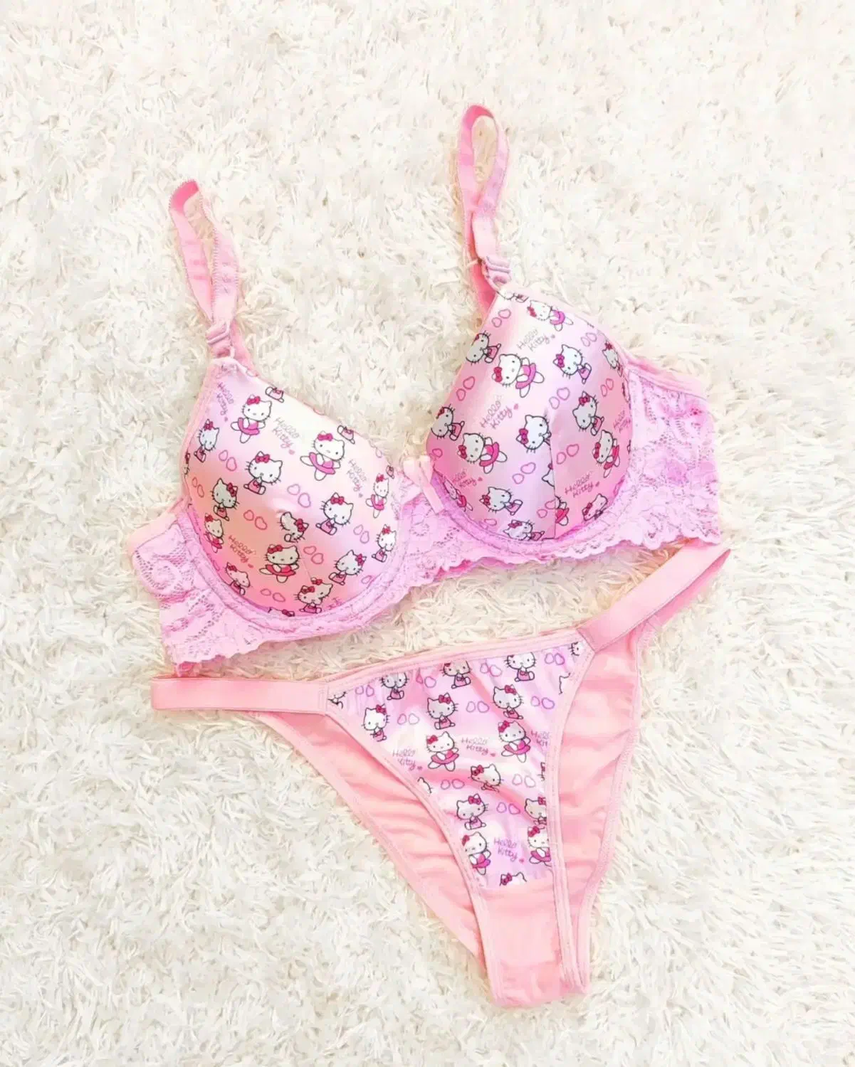 ست شرت و سوتین اسفنجی کیتی|لباس|ساوه, |دیوار