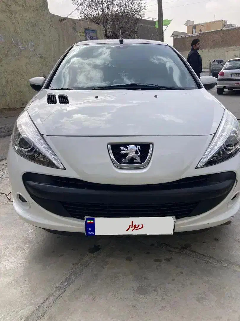 پژو ۲۰۷|خودرو سواری و وانت|همدان, |دیوار