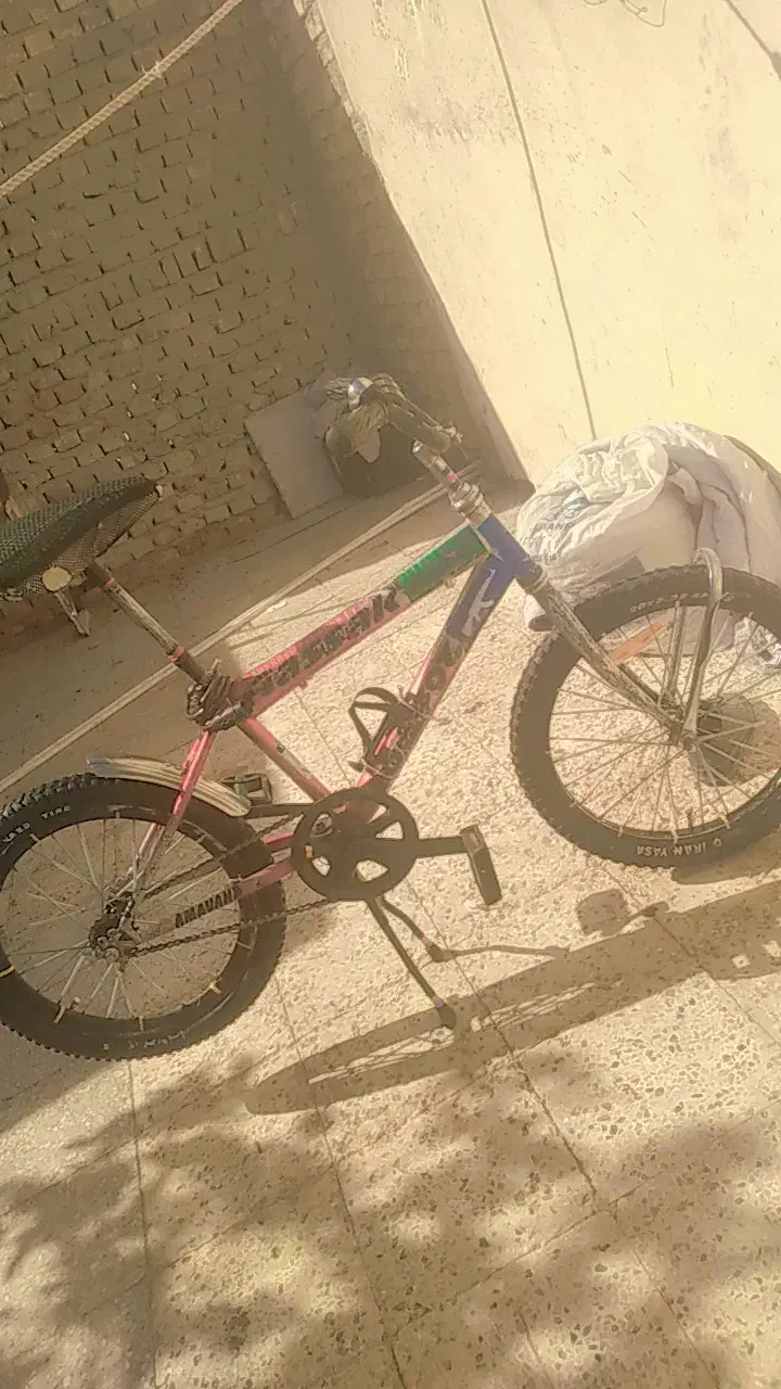 دوچرخه 20|دوچرخه، اسکیت، اسکوتر|نیمروز, |دیوار