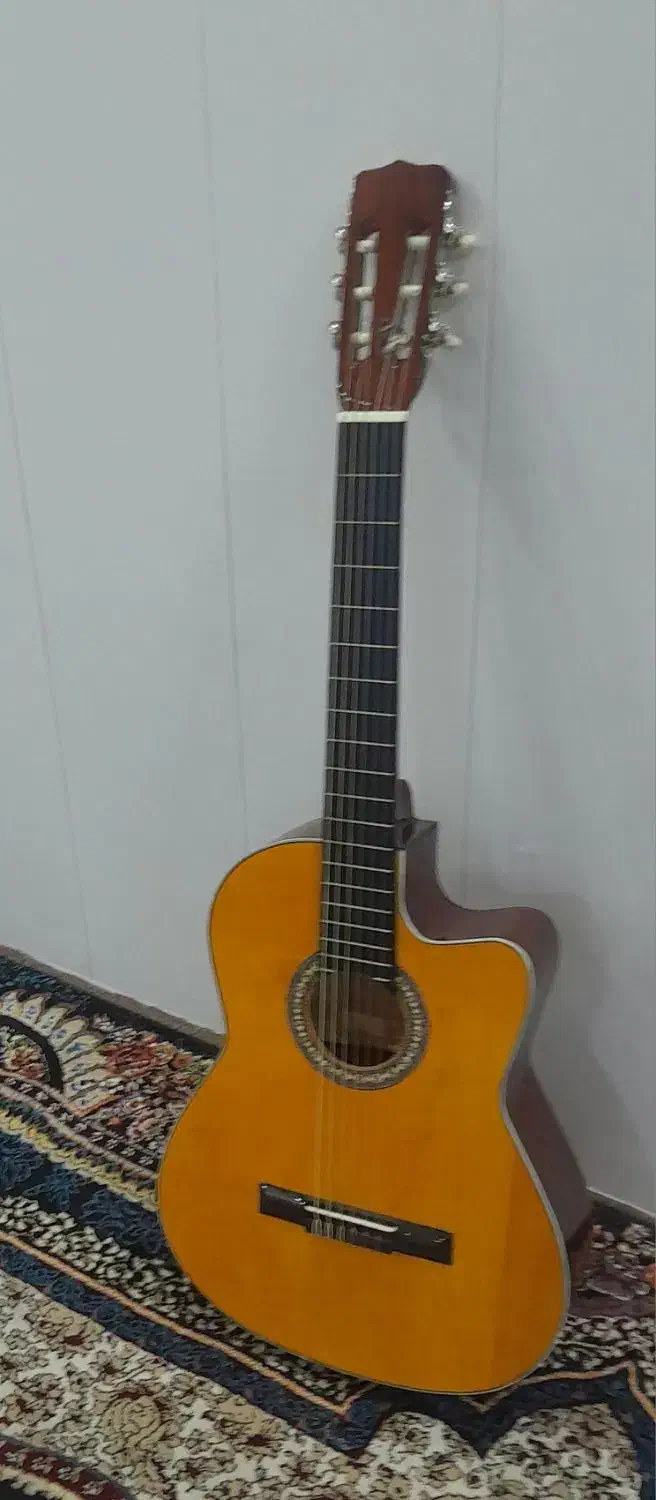 گیتار یاماها c80 طرح ..|گیتار، بیس، امپلیفایر|شهرکرد, |دیوار