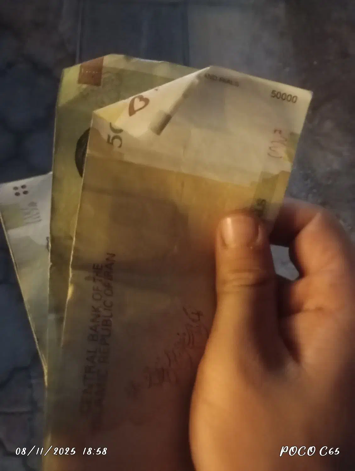 یه مقدار اسکناس پیدا شده|اشیا|بندر ماهشهر, |دیوار