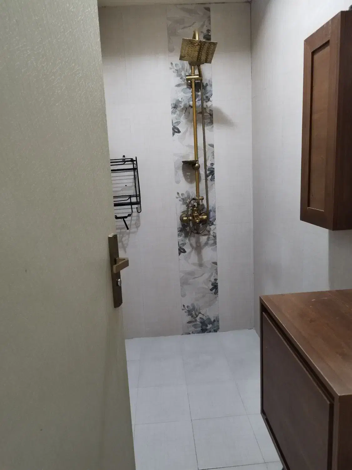 ۵۱ متر شادمهر،پارکینگ دار،تک واحدی،۵ دقیقه تا مترو