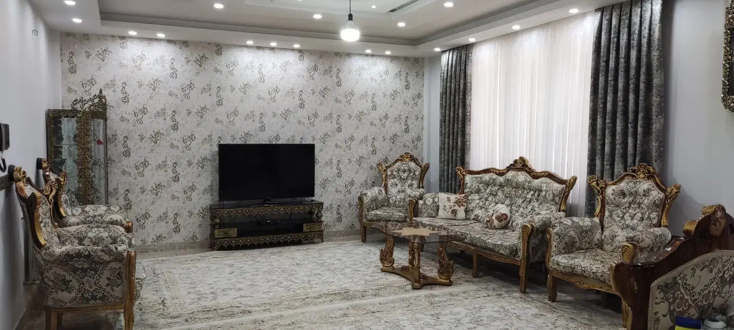 مبل سلطنتی 9نفره چوب گردو به همراه سه عسلی|مبلمان خانگی و میز عسلی|کرمانشاه, |دیوار