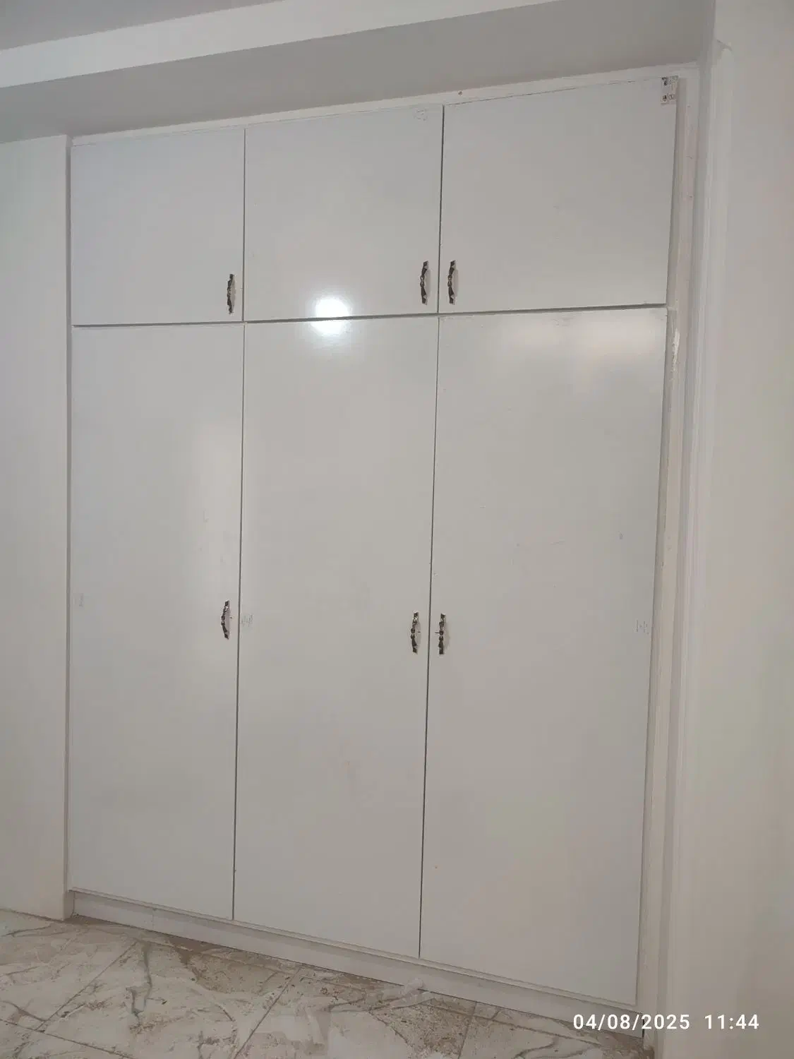 نصاب و تعمیرات کابینت و کمد دیواری|خدمات پیشه و مهارت|دامغان, |دیوار