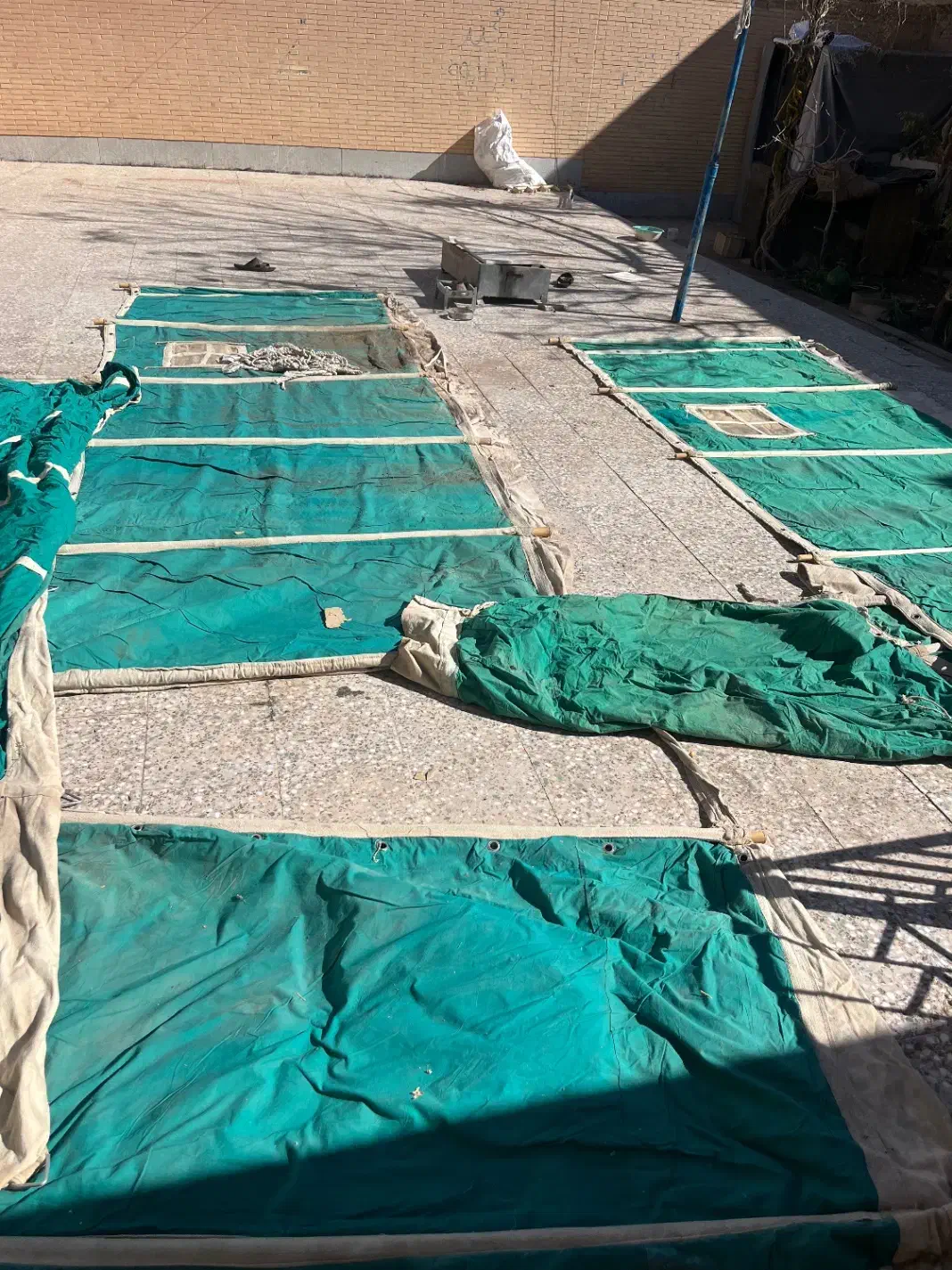 چادر خیمه ای بزرگ با تمام میله ها وسایلش|کوهنوردی و کمپینگ|رفسنجان, |دیوار