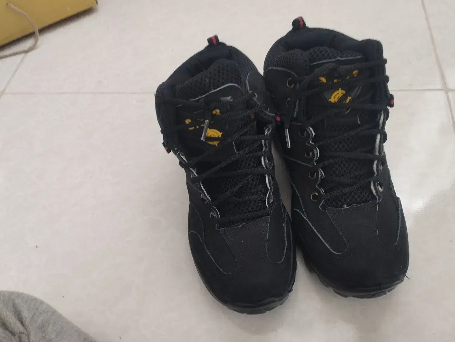 کفش ساقدار کوهنوردی|کیف، کفش، کمربند|سبزوار, غرب نیروگاه|دیوار