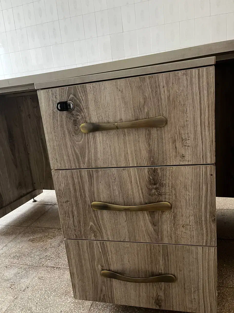 میز|دفتر کار|سبزوار, فقیه سبزواری|دیوار