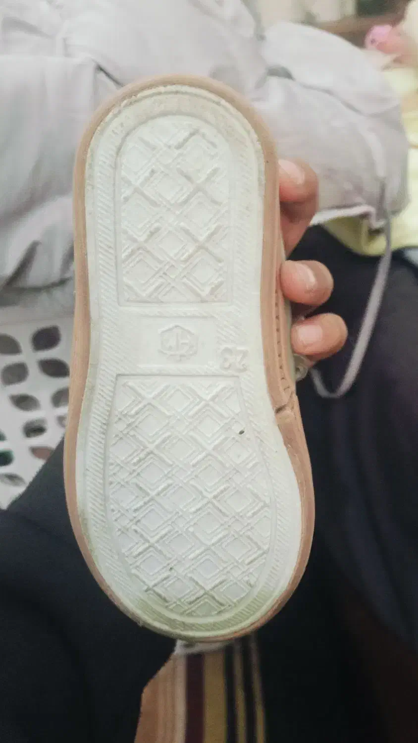 کفش|کفش و لباس بچه|اهواز, کمپلو جنوبی|دیوار